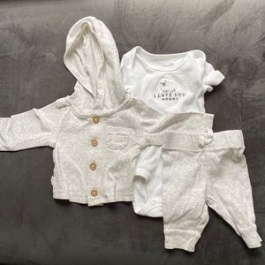Carter’s Newborn Set
